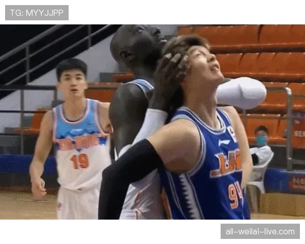 防守三秒违例是什么规则？新手必知的禁区防守限制解析